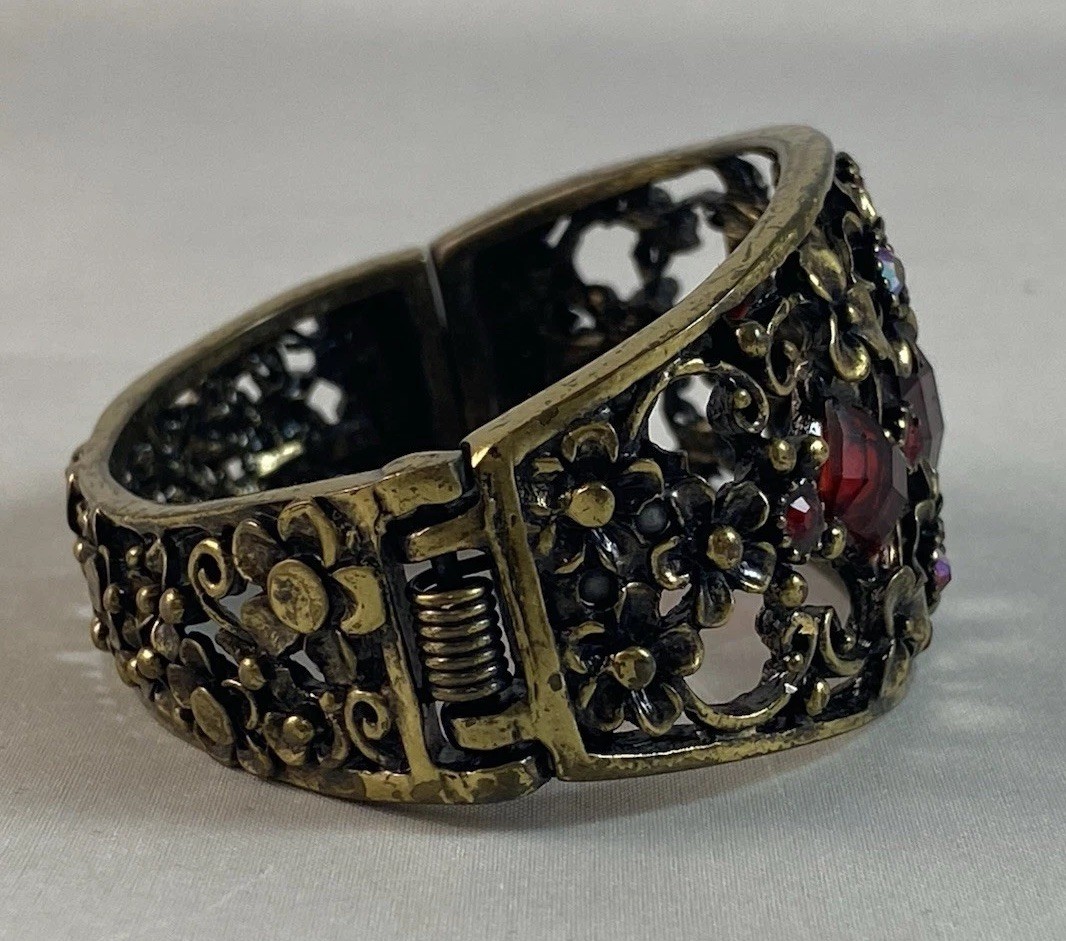 STUNNING VINTAGE LOOKING RED RHINESTONE CRYSTAL STATEMENT BANGLE BRACELET ~ S/M