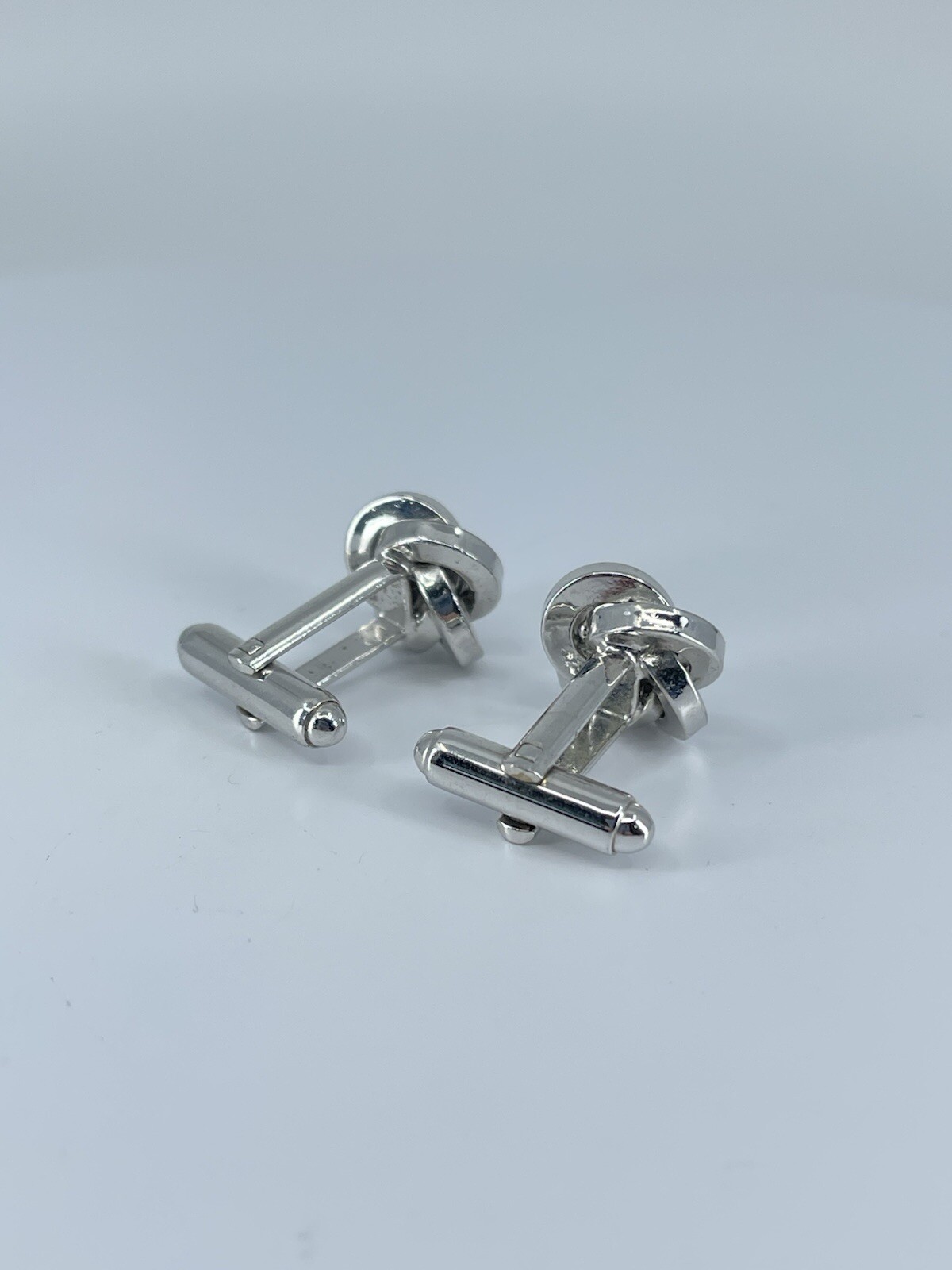 Silver tone Knot cufflinks polished metal knotted design bullet backs 7/8″
