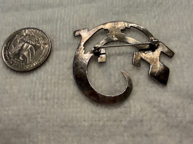 Geico Sterling Pin – 2″ by 1.5″ – Pin is Pre-owned – Quarter Not Included