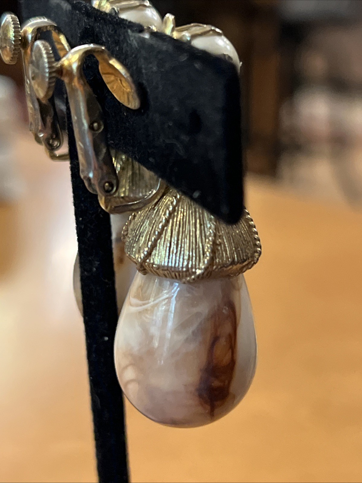 Vintage Classic Coro Dangle Drop Pearl Cabochon Swirled Lucite Clip On Earrings
