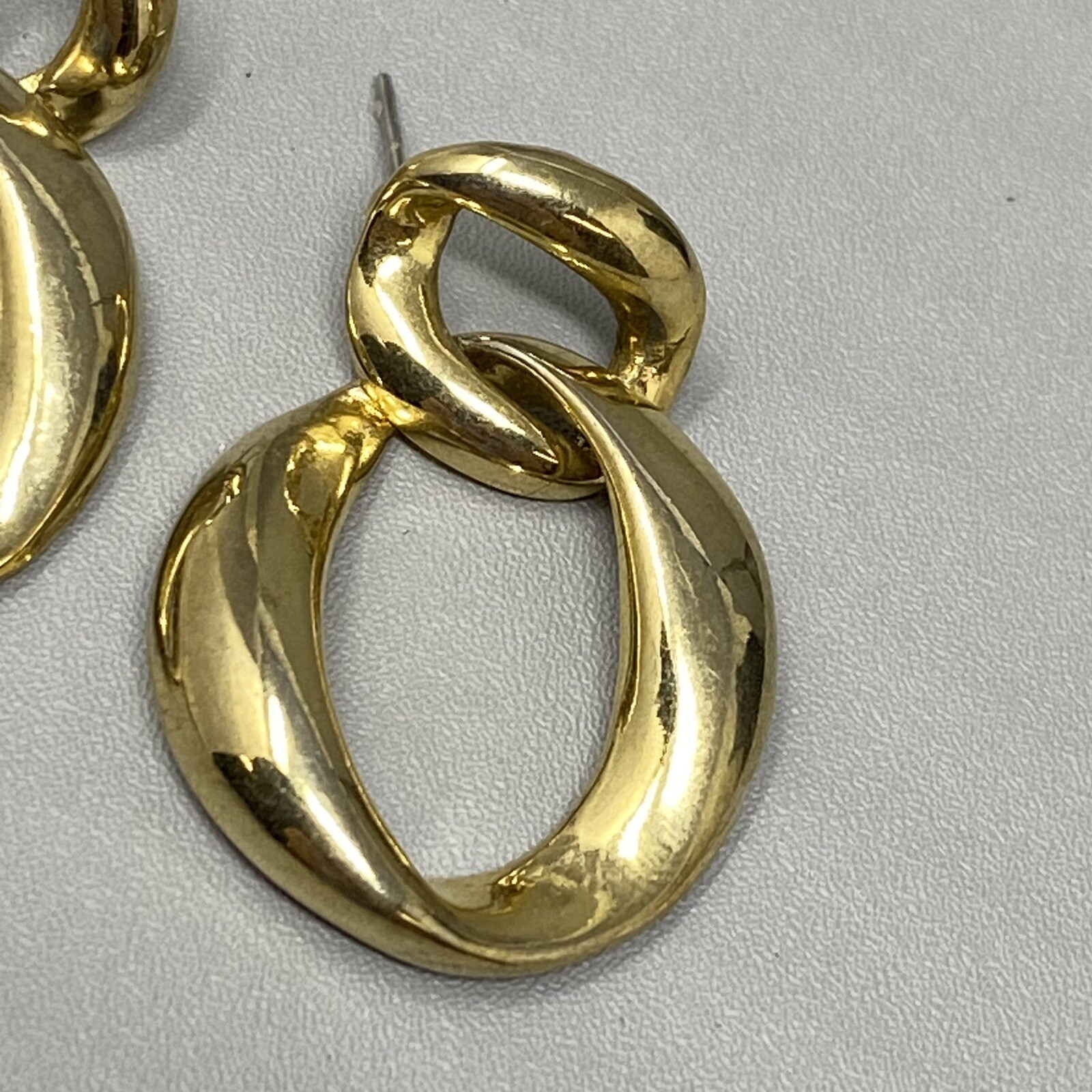 Chain Link Earrings Pierced Shiny Gold Tone Retro Dangle Drop Classic