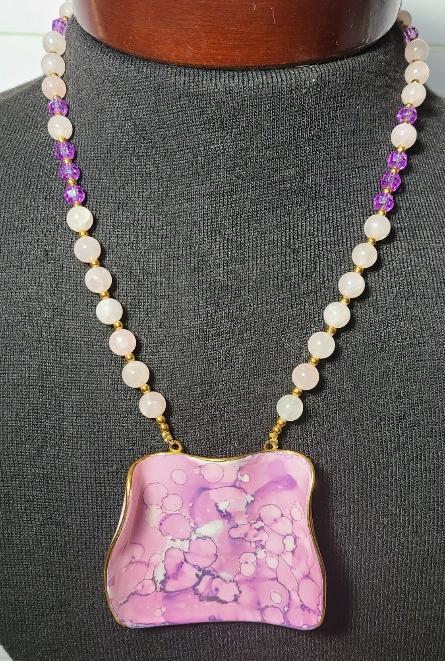 Vintage Costume Faux Agate Stone Pendant Beaded Necklace Purple Pink (K8)