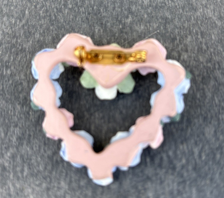 Vintage Avon Hearts and Flowers Brooch / Pin Resin
