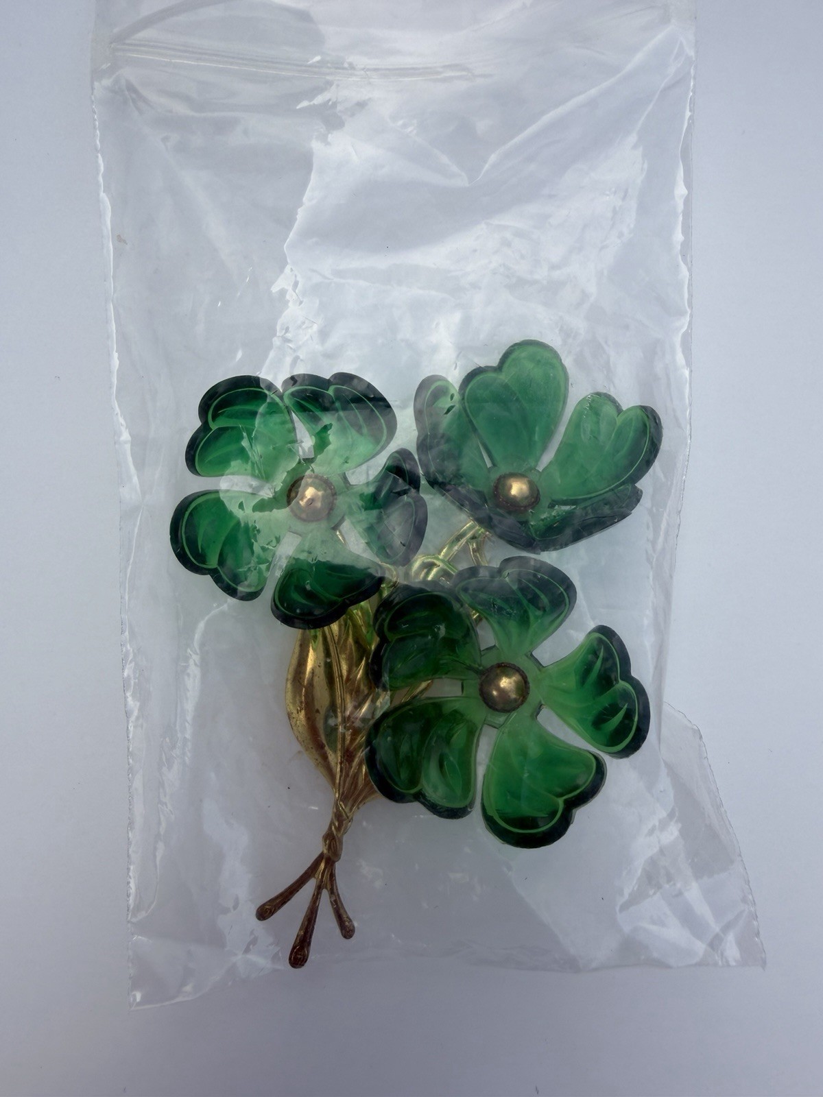 Vintage Emerald Green Resin Plastic Flower Gold Tone Brooch