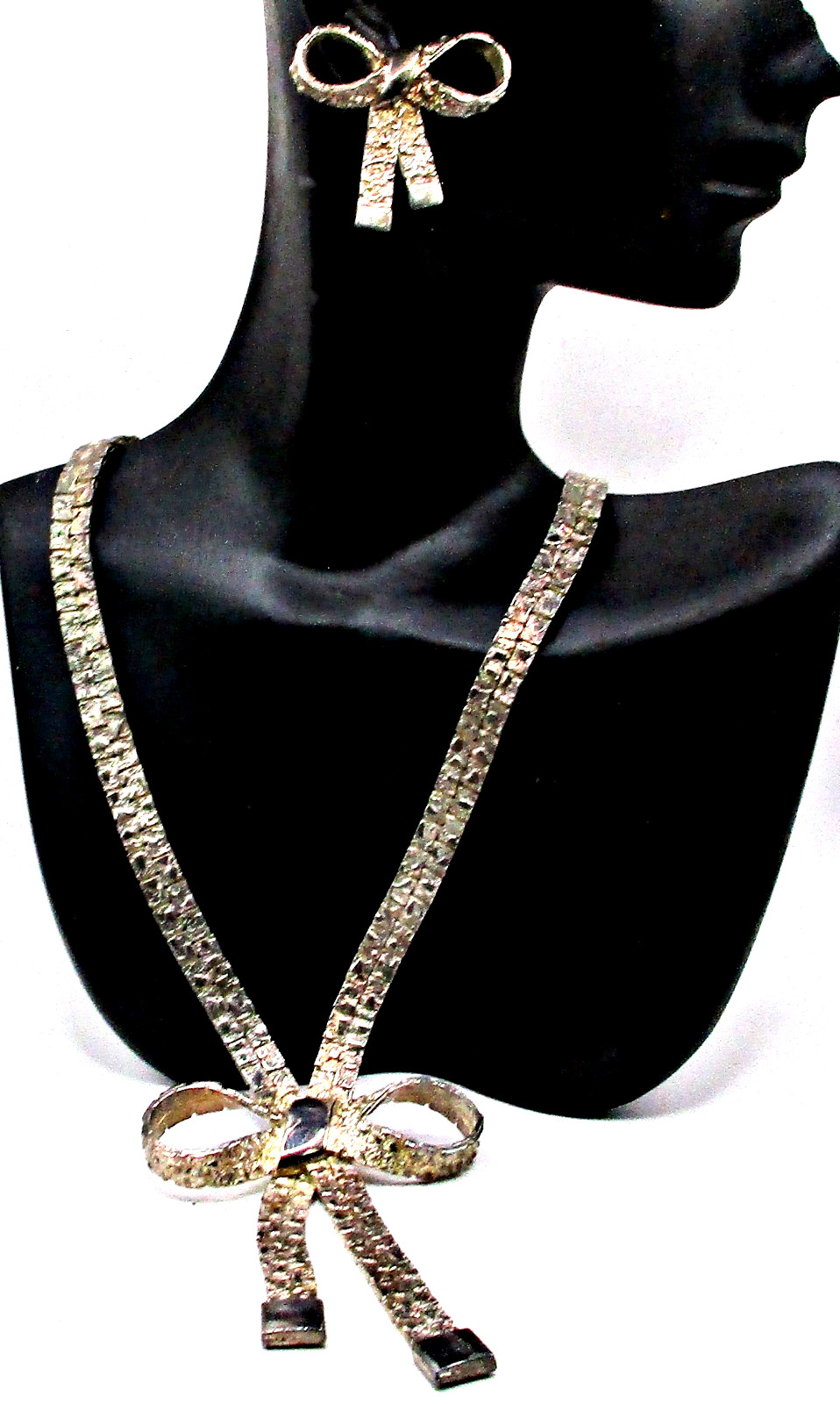 Vintage 1980’s Articulated Gold-tone Nugget Bow Ribbon Necklace and Earrings Set
