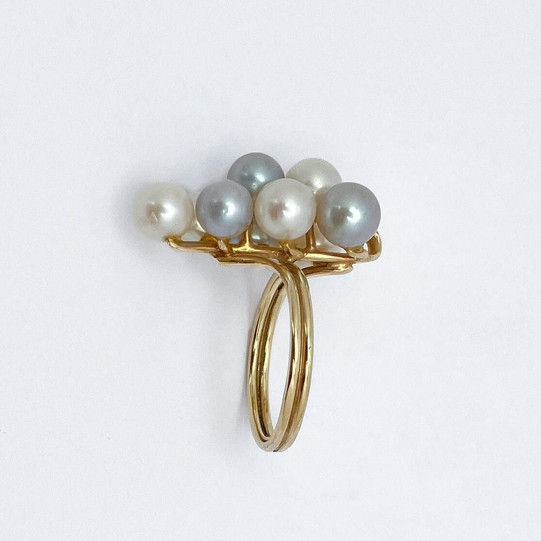 Vintage 14K Yellow Gold Gray and White Pearl Size 7.5 Cluster Ring