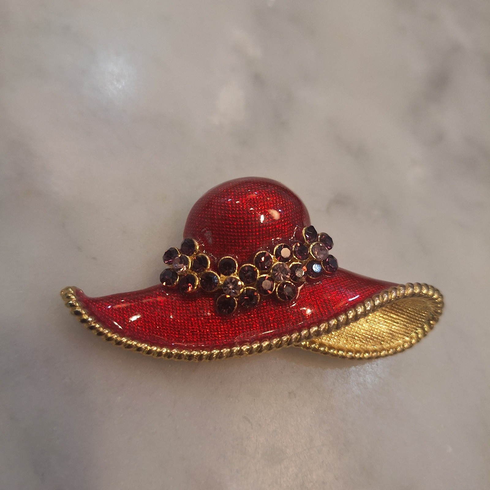 Vintage Hat Brooch Women OS Red Enamel Gold Tone Rhinestone Red Hat Society Pin