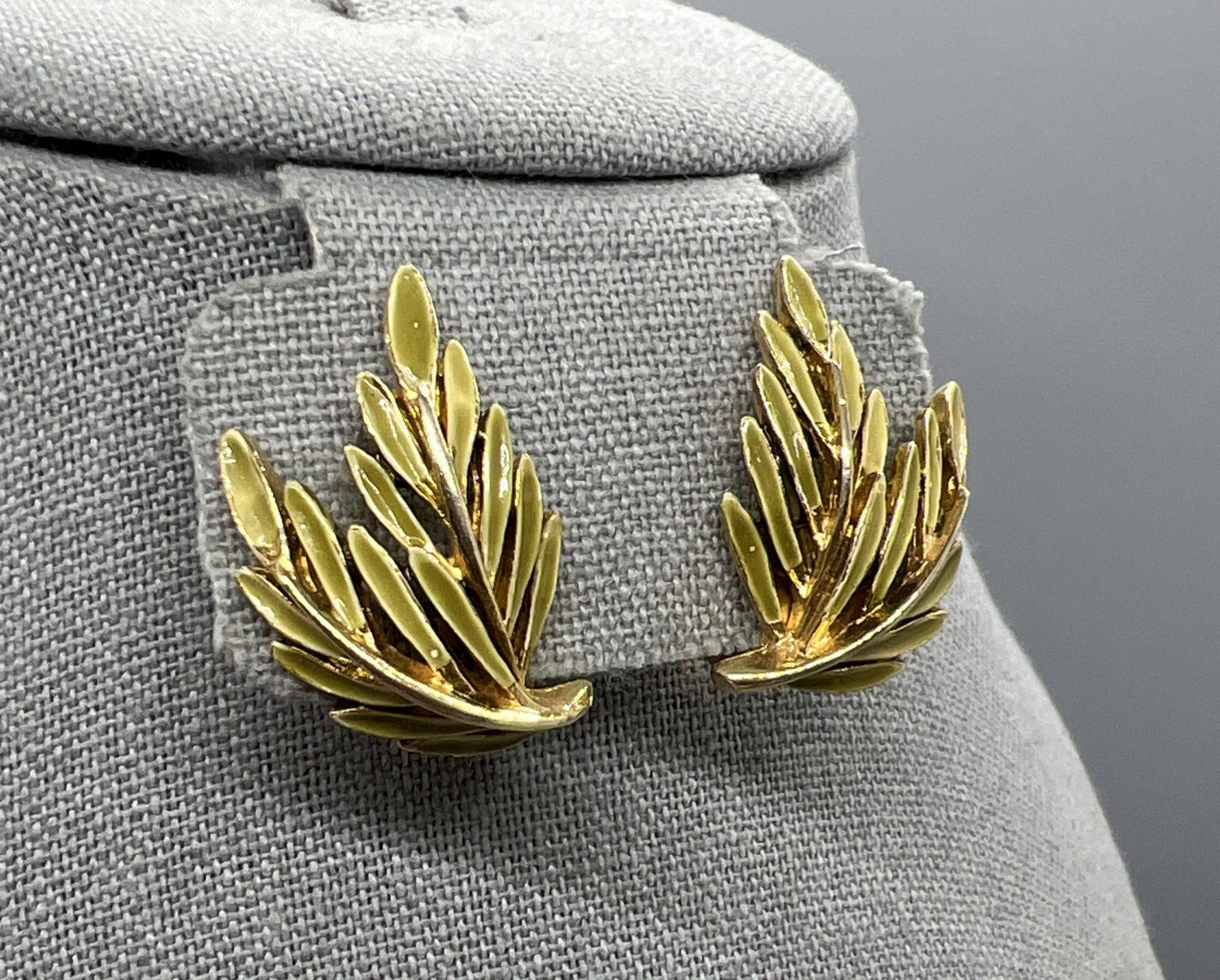 Vintage ART Leaf Earrings Gold Green Enamel Clip On Midcentury Nature READ