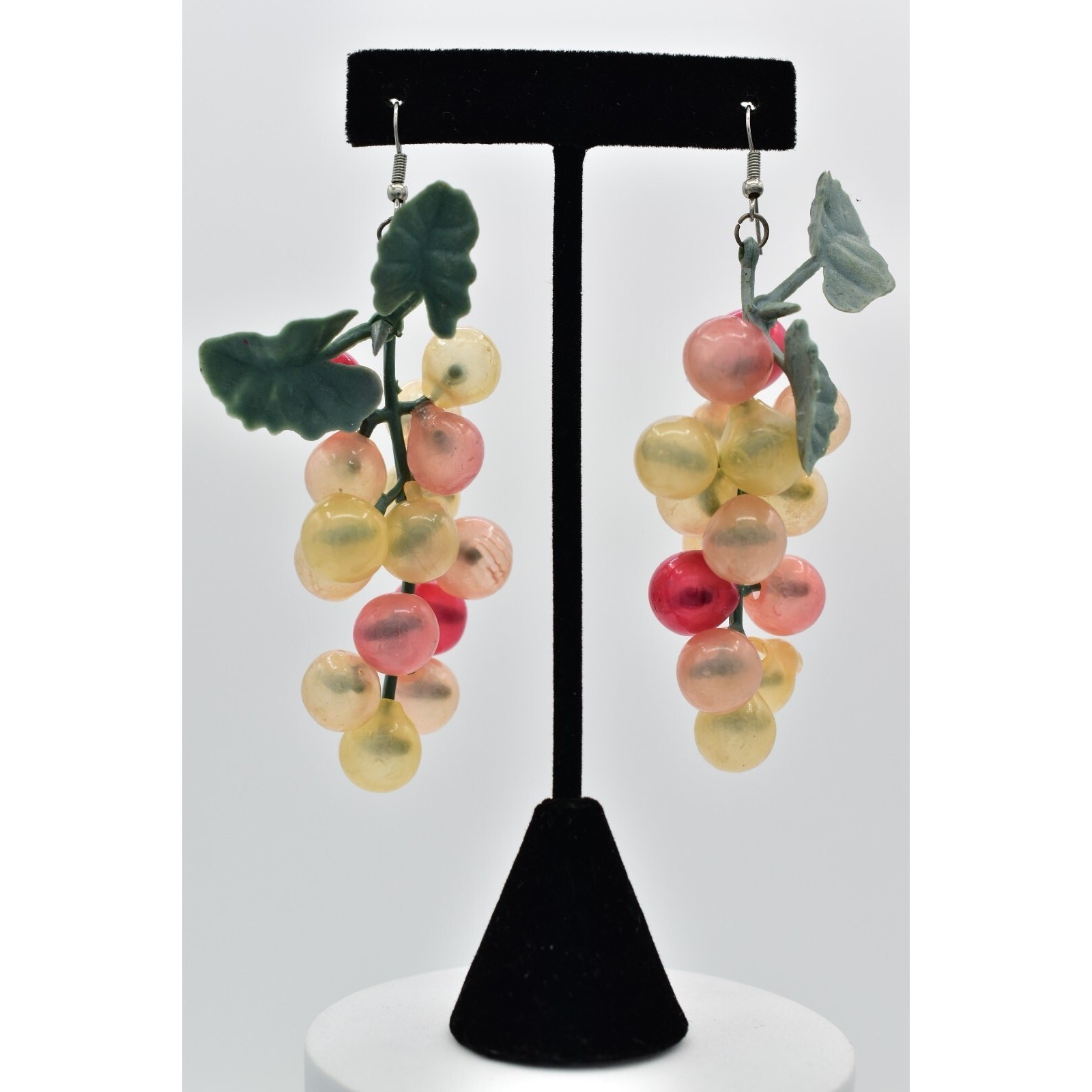 Vintage 3.5″ Grapevine Earrings Grapes Vine Multi-Color Lucite Fruit Chunky 9E