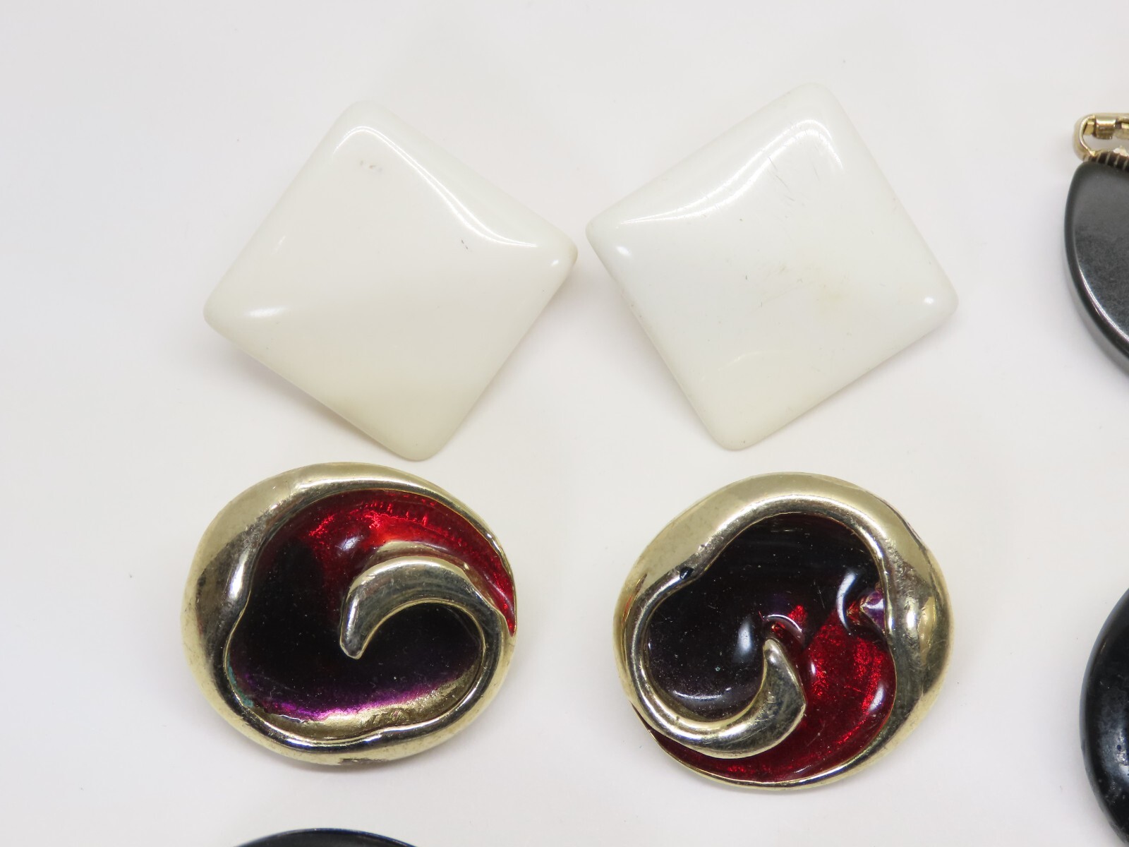 Vintage Earrings Jewelry Lot Red White Black Mix Match Cabochon (1) Jomaz D2380
