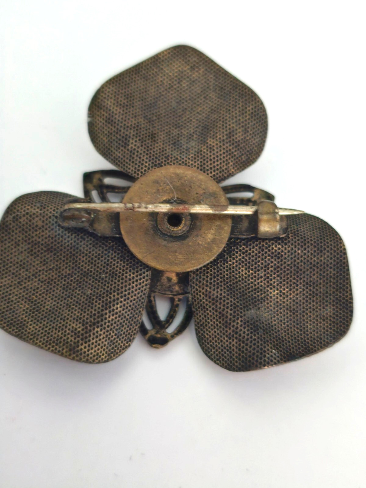 1930’s-1950’s Flower Brooch / Dress Clip Hammered Bronz/Brass With 4 Faux Pearls