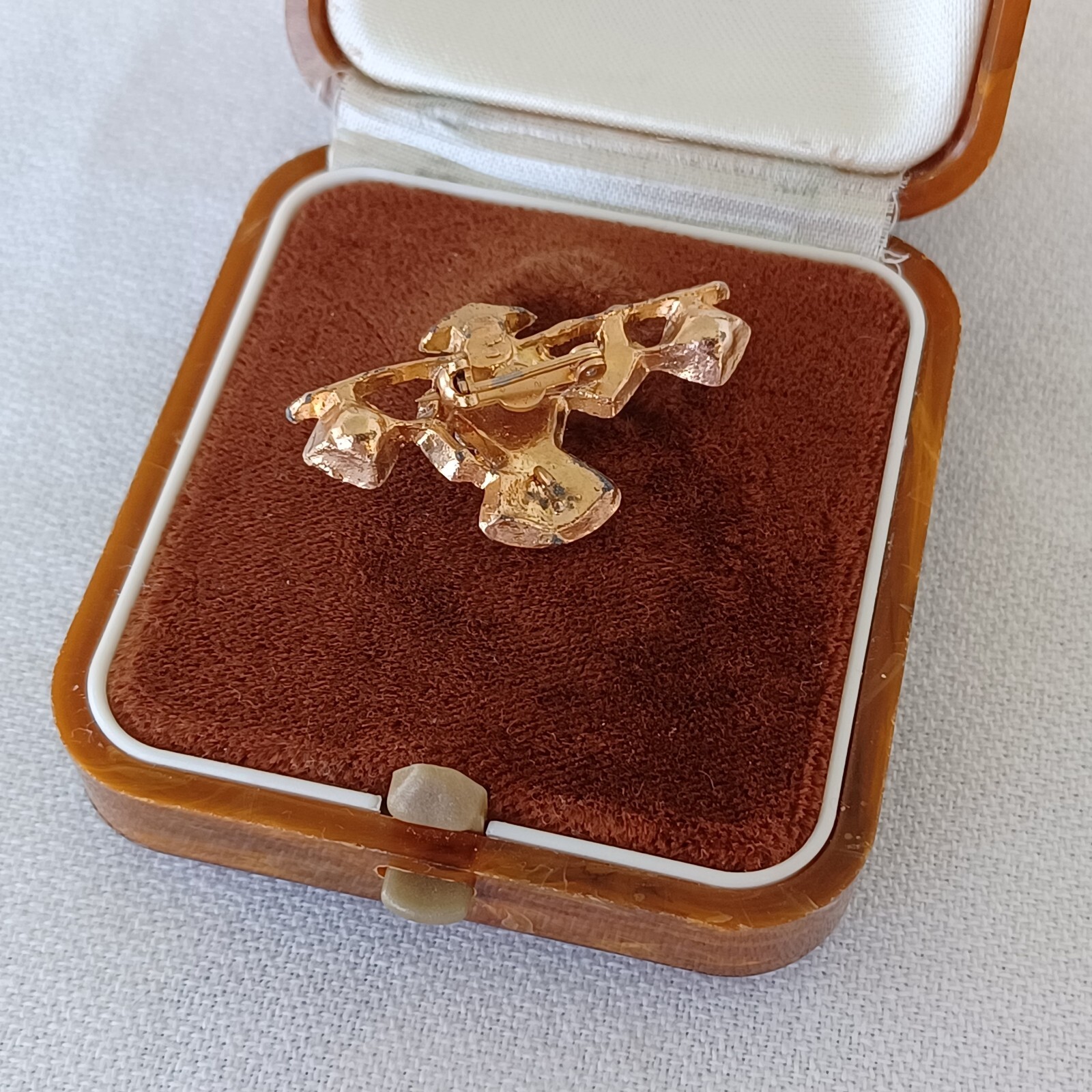 Vintage Small Brooch Asian Woman With Shoulder Pole Rhinestones Faux Pearl