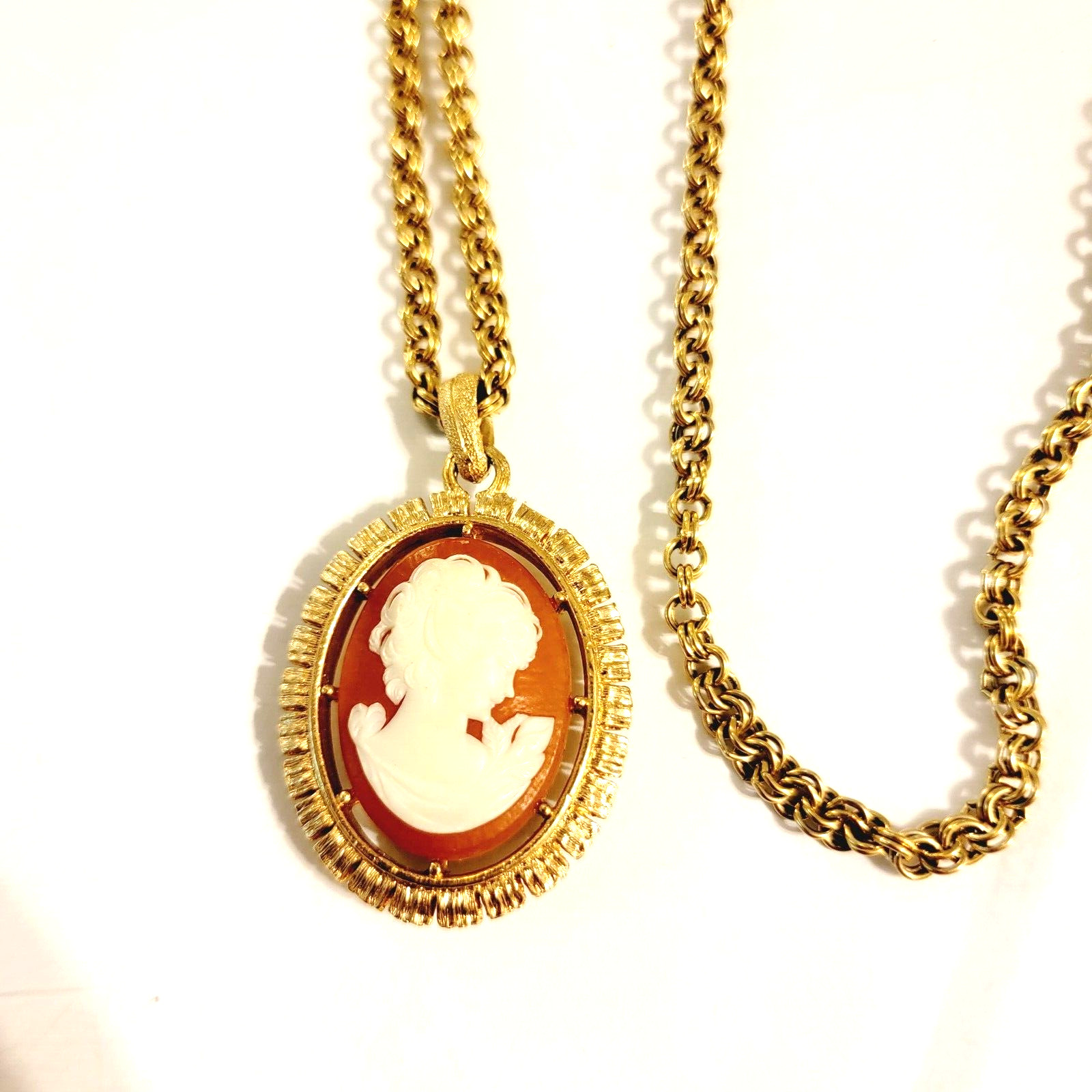 Vintage Orange-Cream Cameo fleur-de-lis Pendant Gold Tone Necklace, 31″