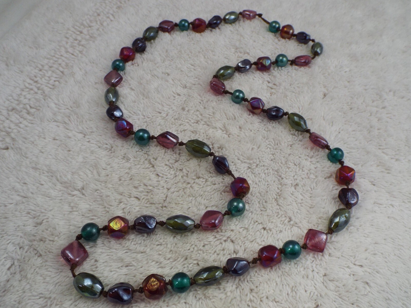 Red Teal Green Glass Bead String Necklace (A53)
