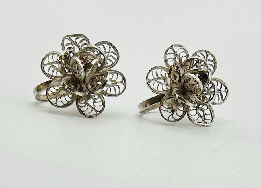 Antique 800 Silver MEXICO Cannetille Filigree Flower Screw-Back Earrings Signed