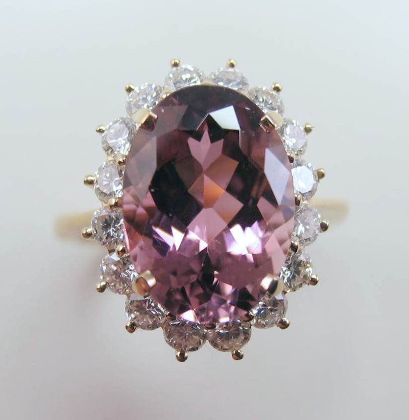 Vintage 18k Gold Lady’s 17 Stone Pink Tourmaline Diamond 6.65ctw Ring Size 5.75