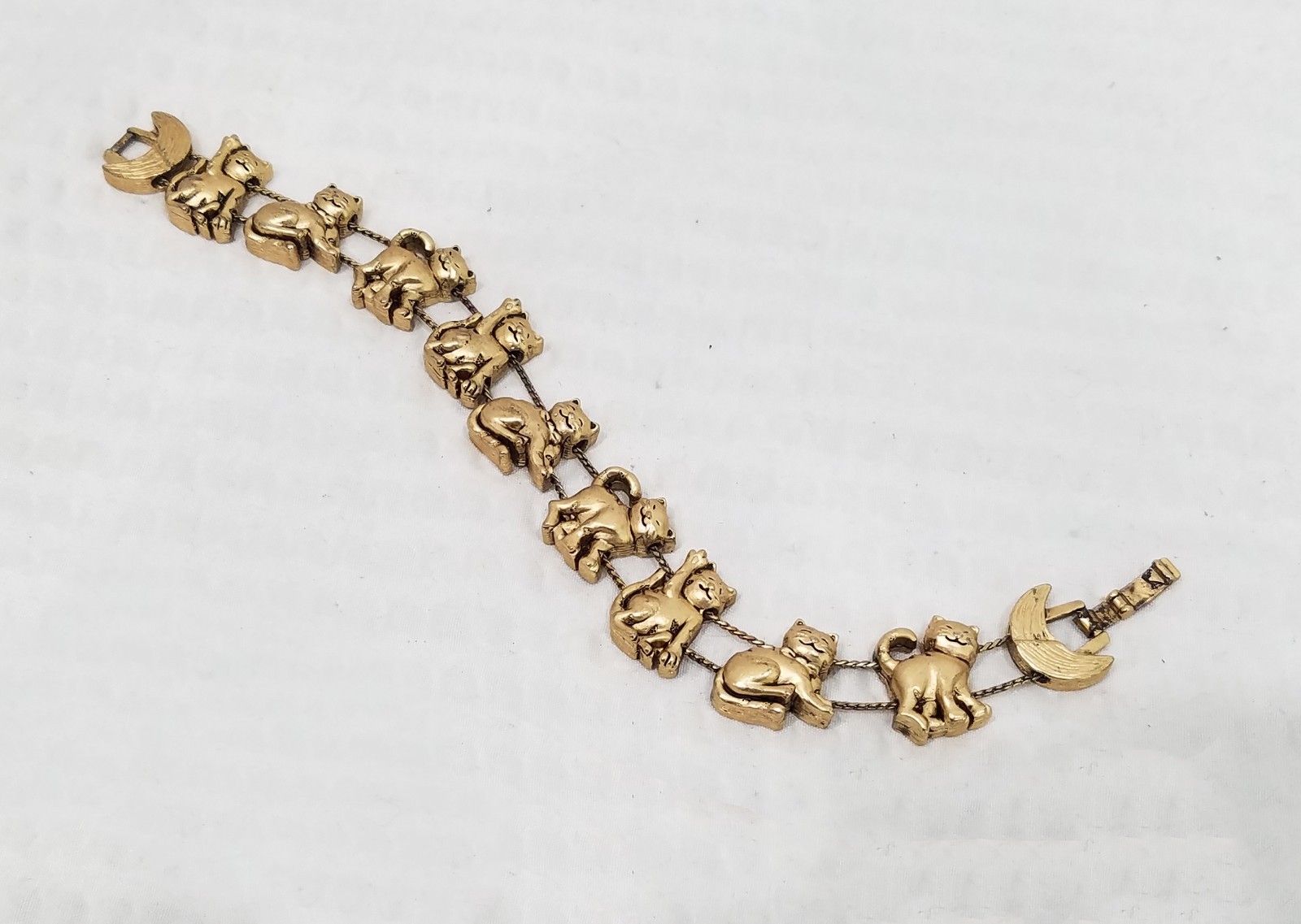 Vintage Circa 1990 Pretty Kool Gold Tone Figural Kitty Kat Slider Charm Bracelet