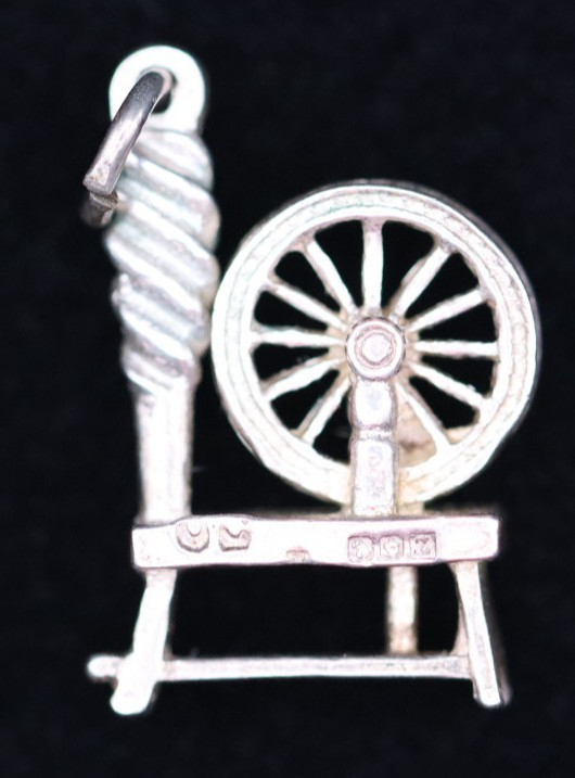 Vintage Sterling Silver Knitting Wool Spinning Wheel Bracelet Charm Pendant 925E