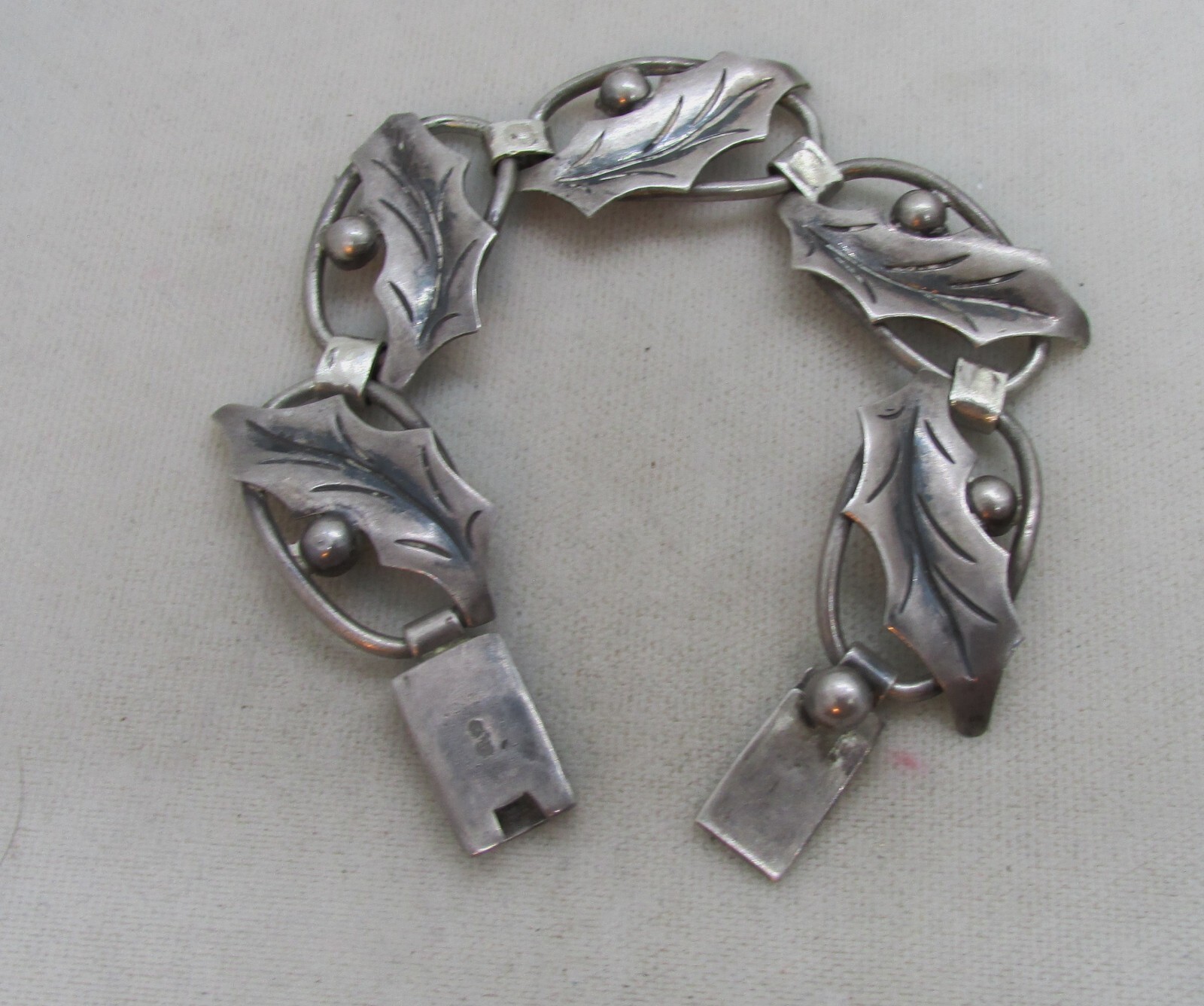 VINTAGE MEXICAN 980 STERLING BRACELET DAMASO GALLEGOS–NEW PRICE—