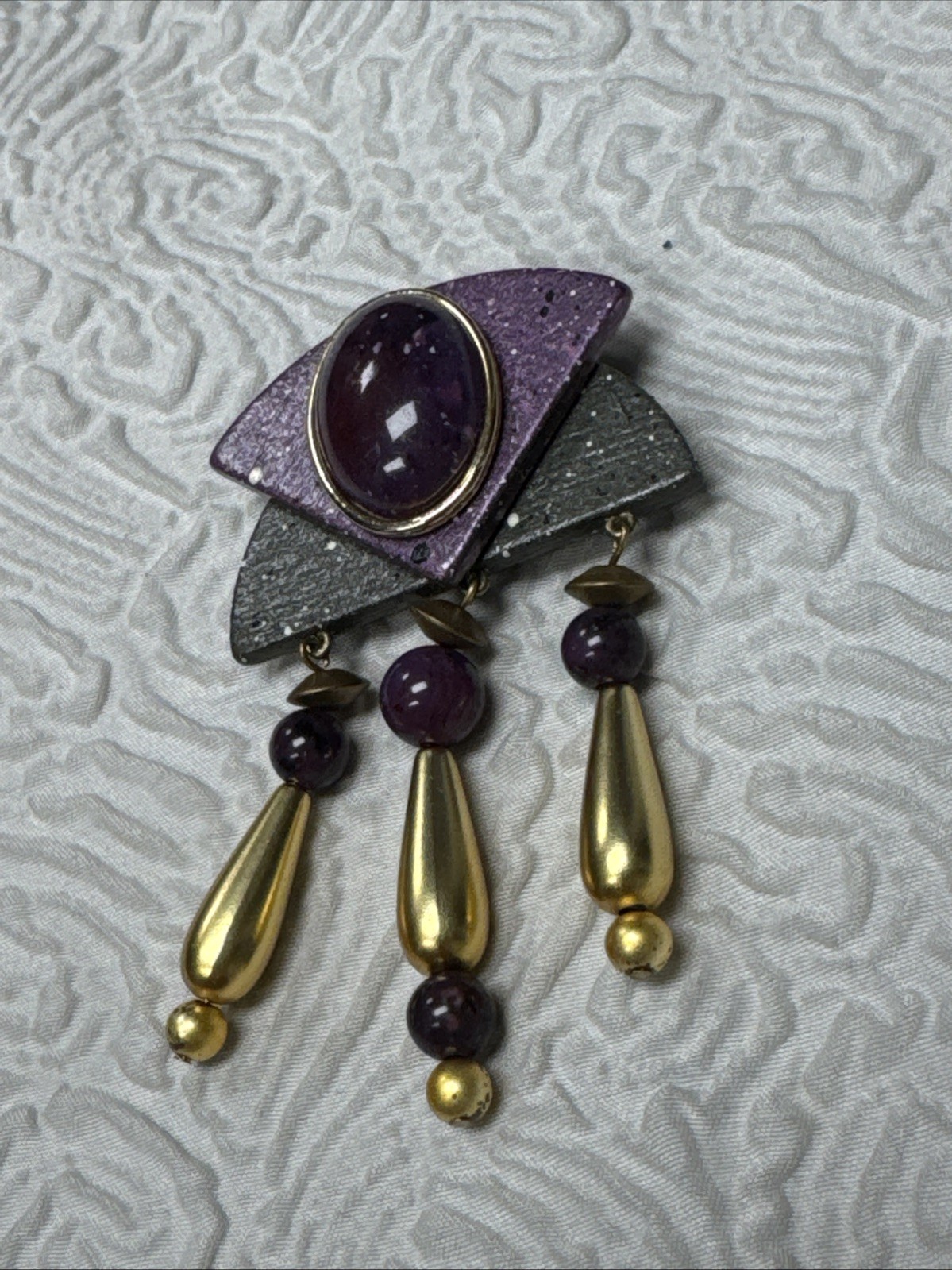 Vintage Art Deco Fan Shape Speckled Design Purple Cabochon Dangling Beads Brooch