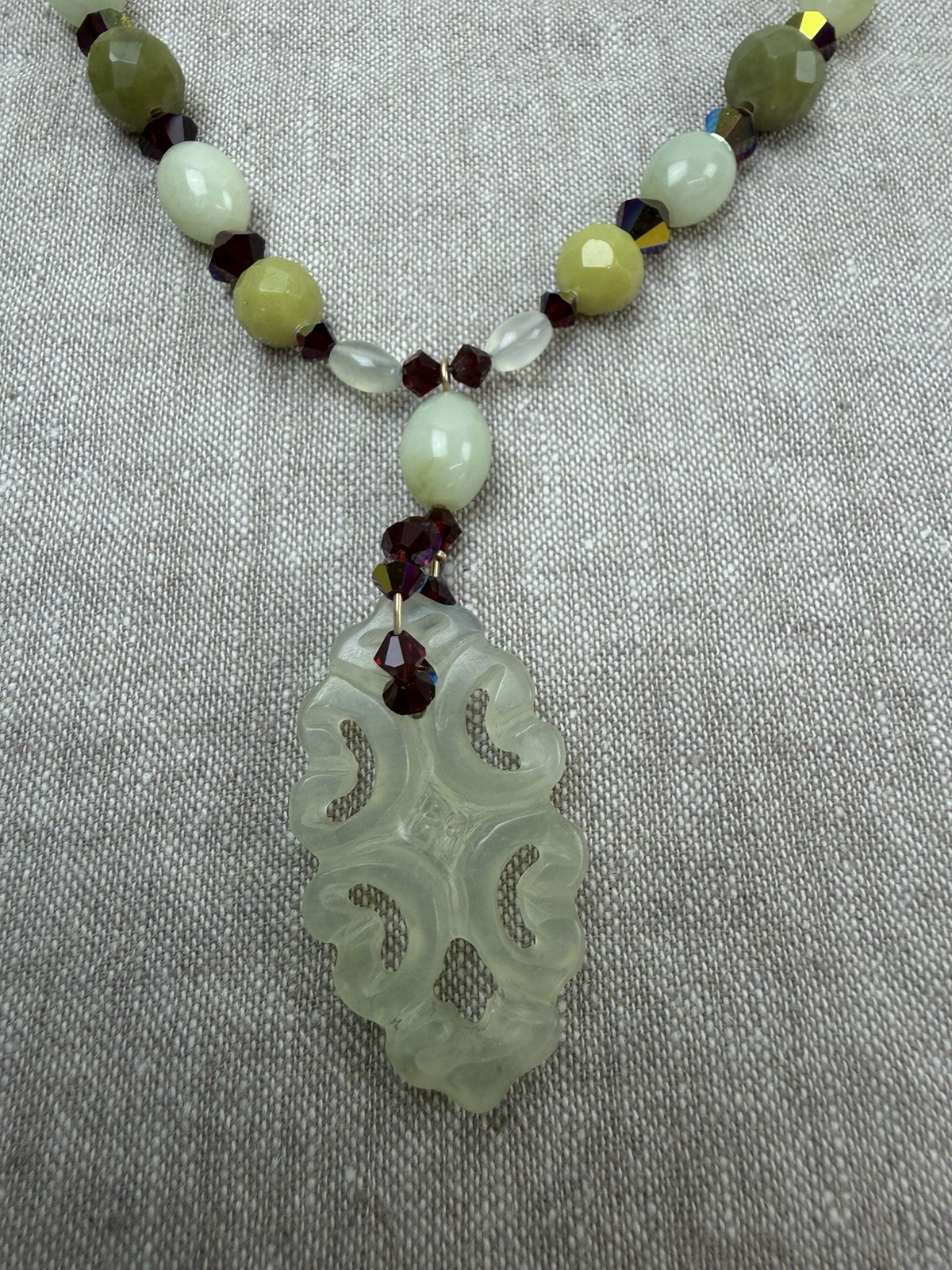 Vtg Carved Jade Pendant Choker Necklace Red & Green Faceted Beads 16” Amulet