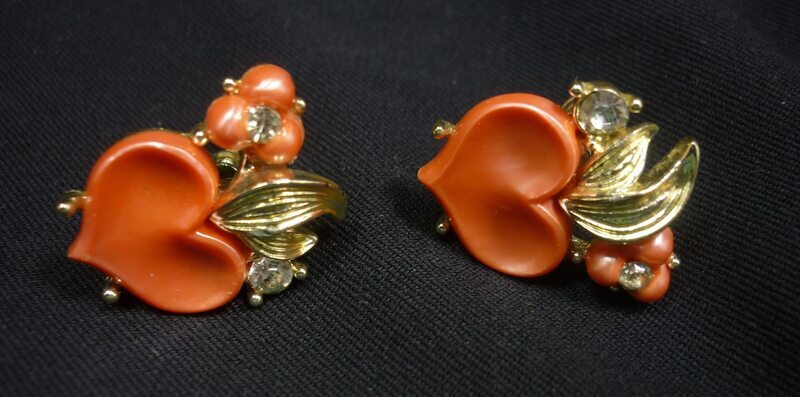 Vintage Star Brand Pink Hearts & Flowers Brooch & Screw Clasp Earrings 23H052