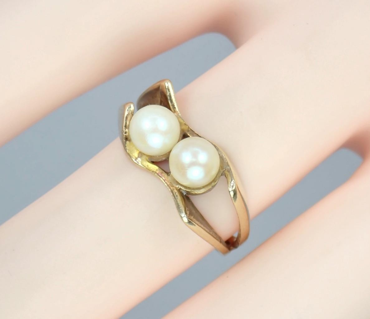 Beautiful Vintage 1970s Modernist Solid 9K Gold Pearl Waves Ring 1976 Size 5.75