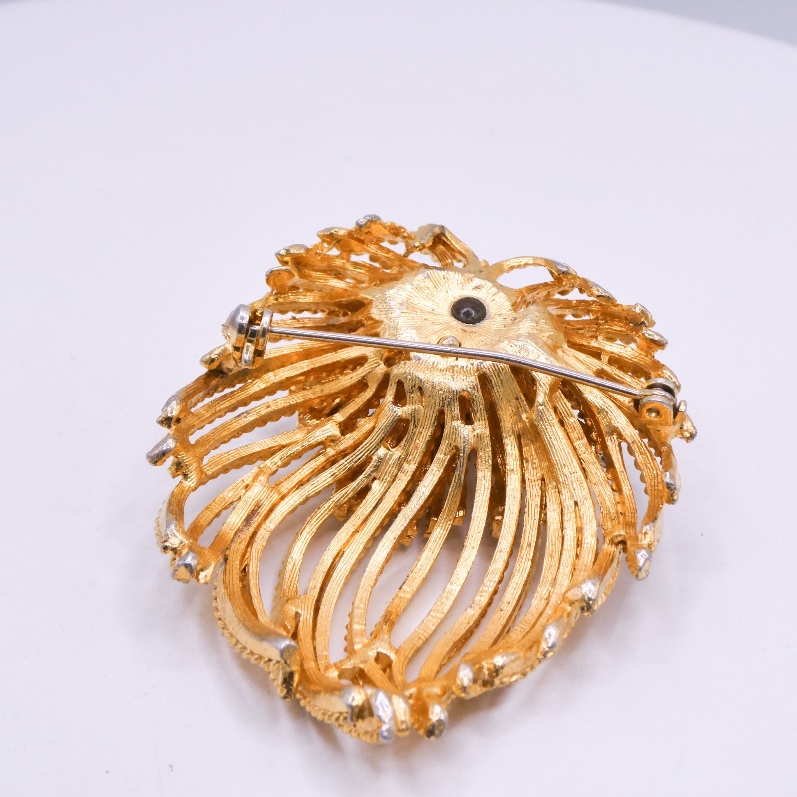 Vintage Fringe Flower Goldtone 2″ Rope Textured Unisex Layered Brooch Pin