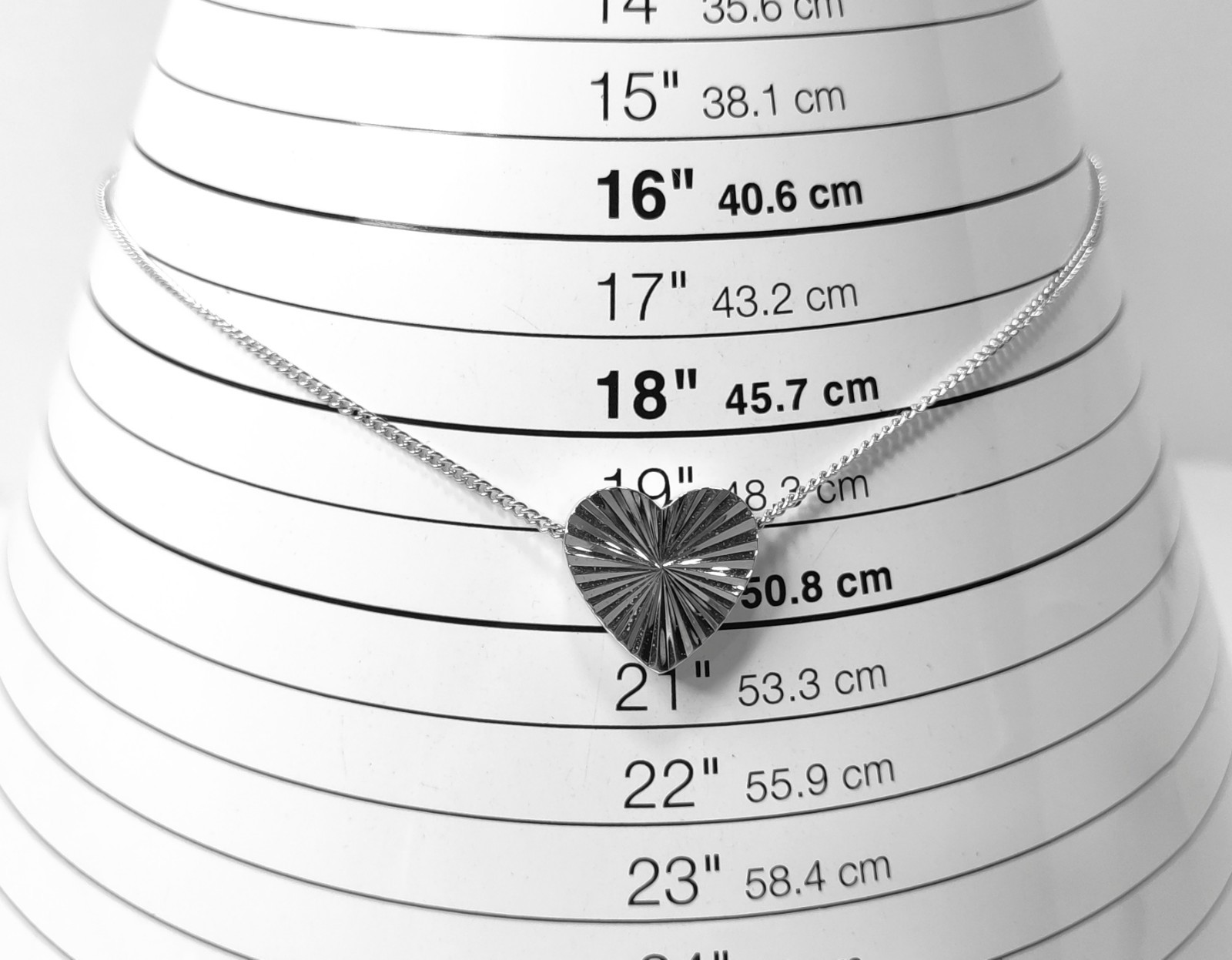 RARE Vintage signed SARAH COVENTRY Diamond Cut Heart Silvertone Pendant Necklace
