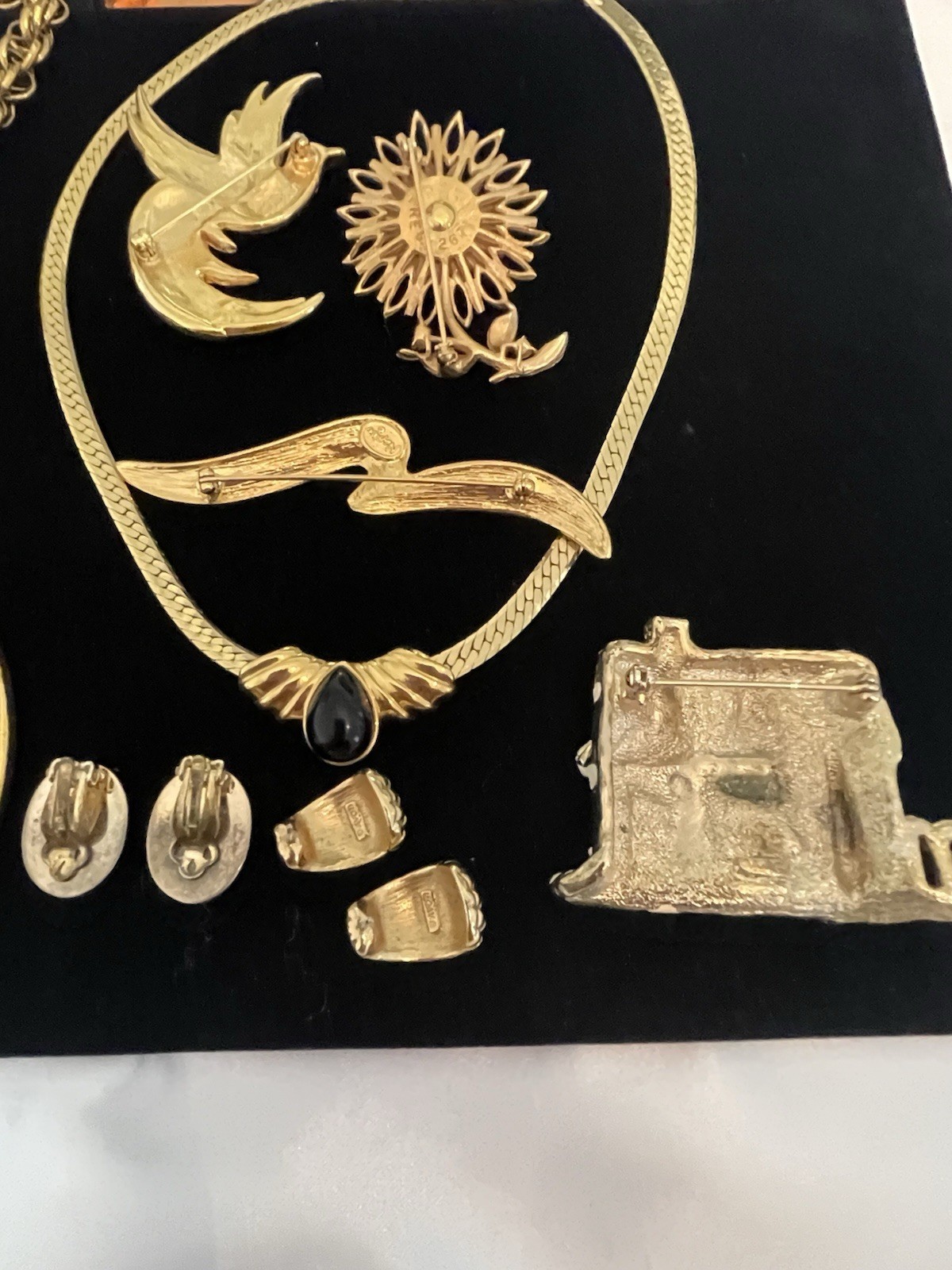 VTG Gold Tone Jewelry Lot ALL SIGNED Napier Marvella Amway AJC Carolee Whiting D