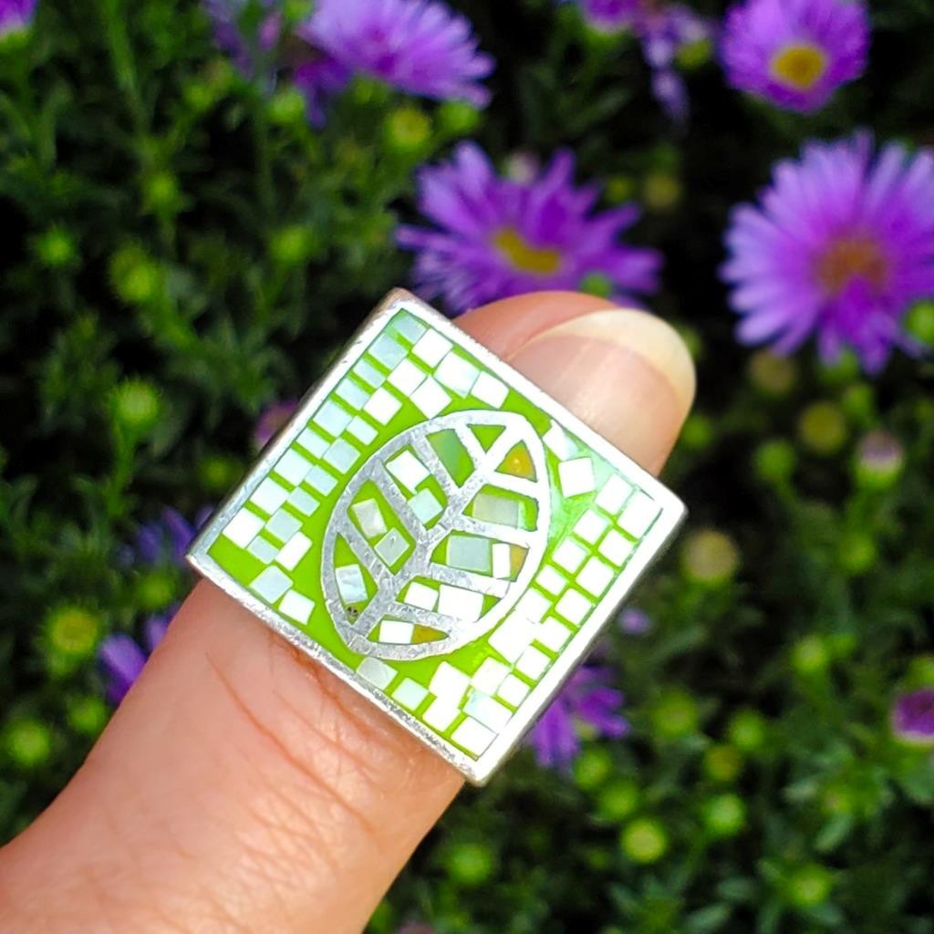 Sterling Leaf Ring Lime Green Enamel MOP Mosaic Size 7.5 1990s Y2k Austria ?