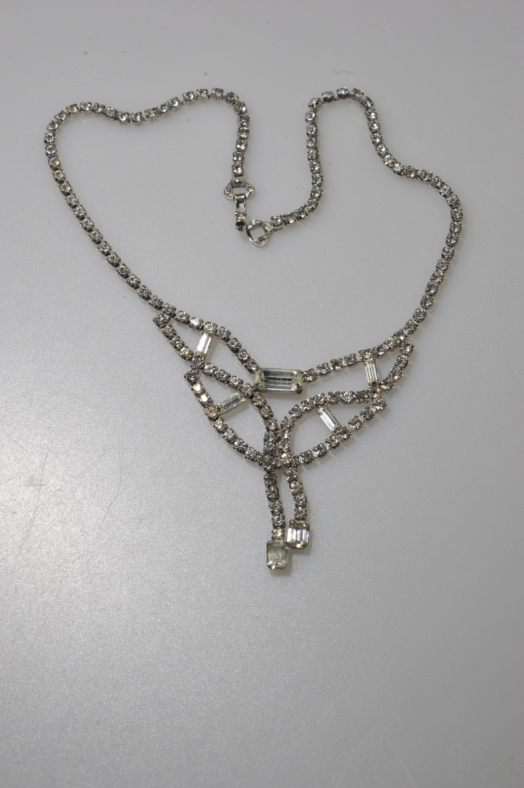 Vtg Rhinestone Necklace choker 15″ clear dangle drop classic GLAM RA2