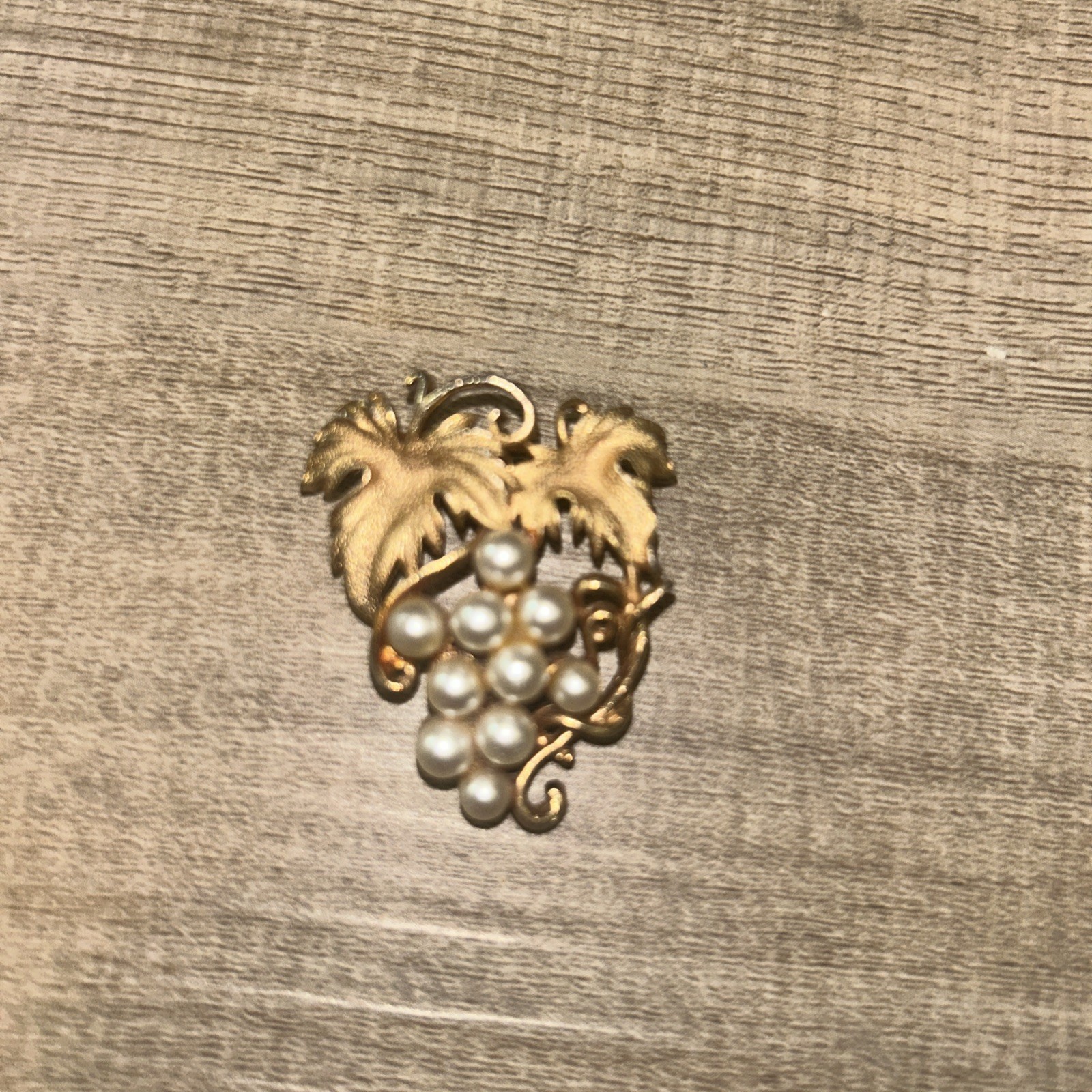 Vintage Lot Of Brooches Florals Grapes Fancy Rhinestones Enameled Whimsical