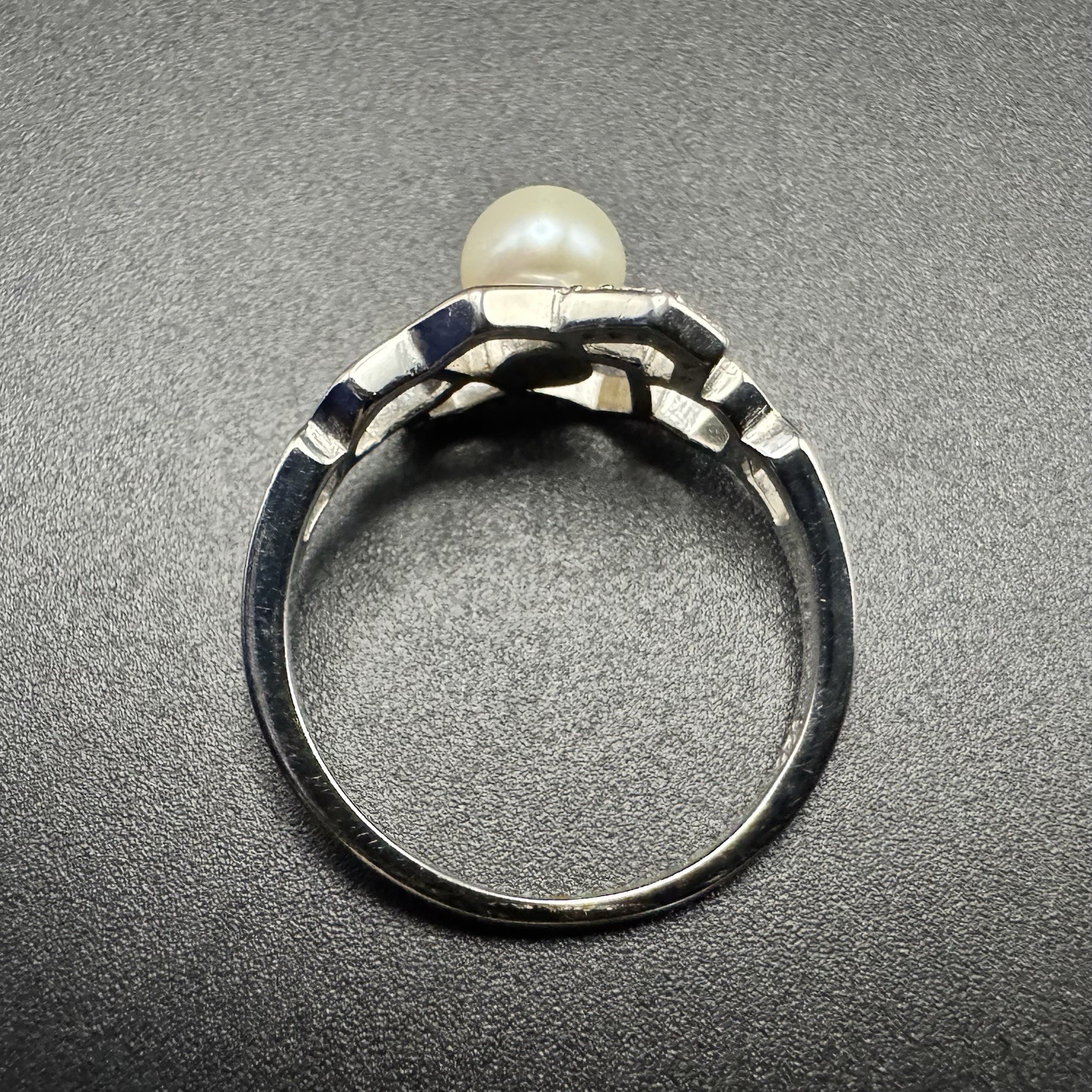 Vintage Sterling Silver .925 Pearl Ring w Small Stones Size 8 Weight 2.42g