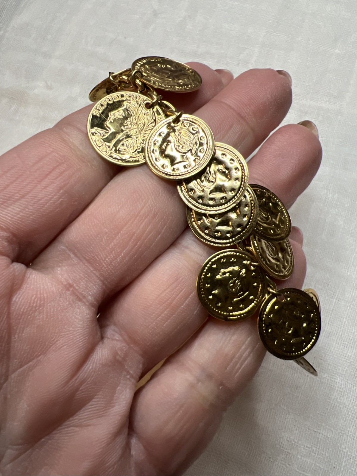 VTG Crown Trifari Jewels Antique Gold Roman Coin Demi Parure Set NOS 1978-85