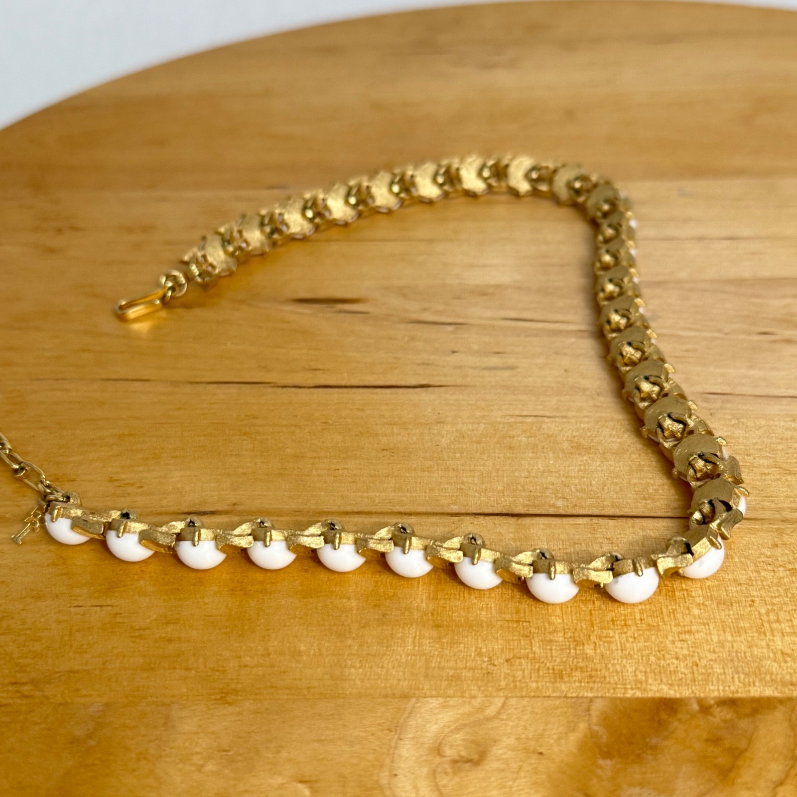 Vintage 1950s-60s Gold Tone Trifari Ribbon Bow Lucite/ Acrylic Choker Necklace