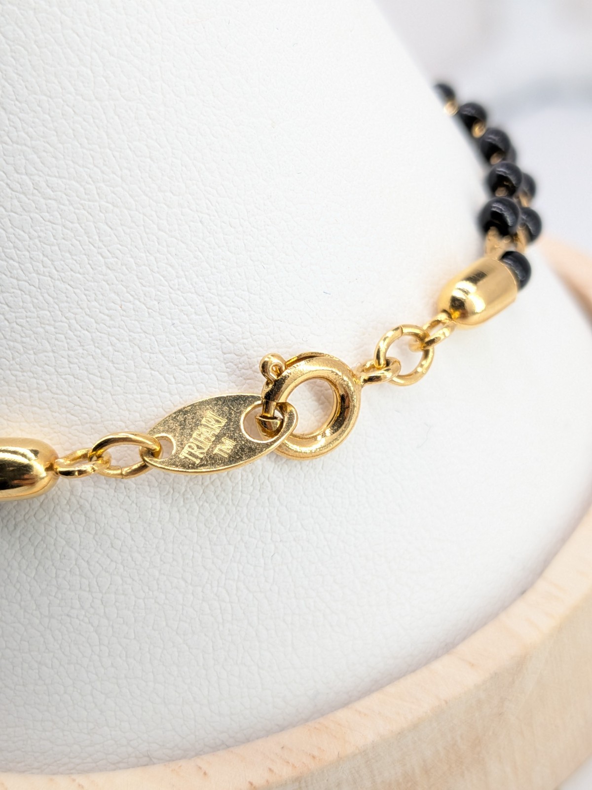 Vintage Trifari TM Bracelet Gold Tone Black Seed Bead Braided Link 7.5in Signed