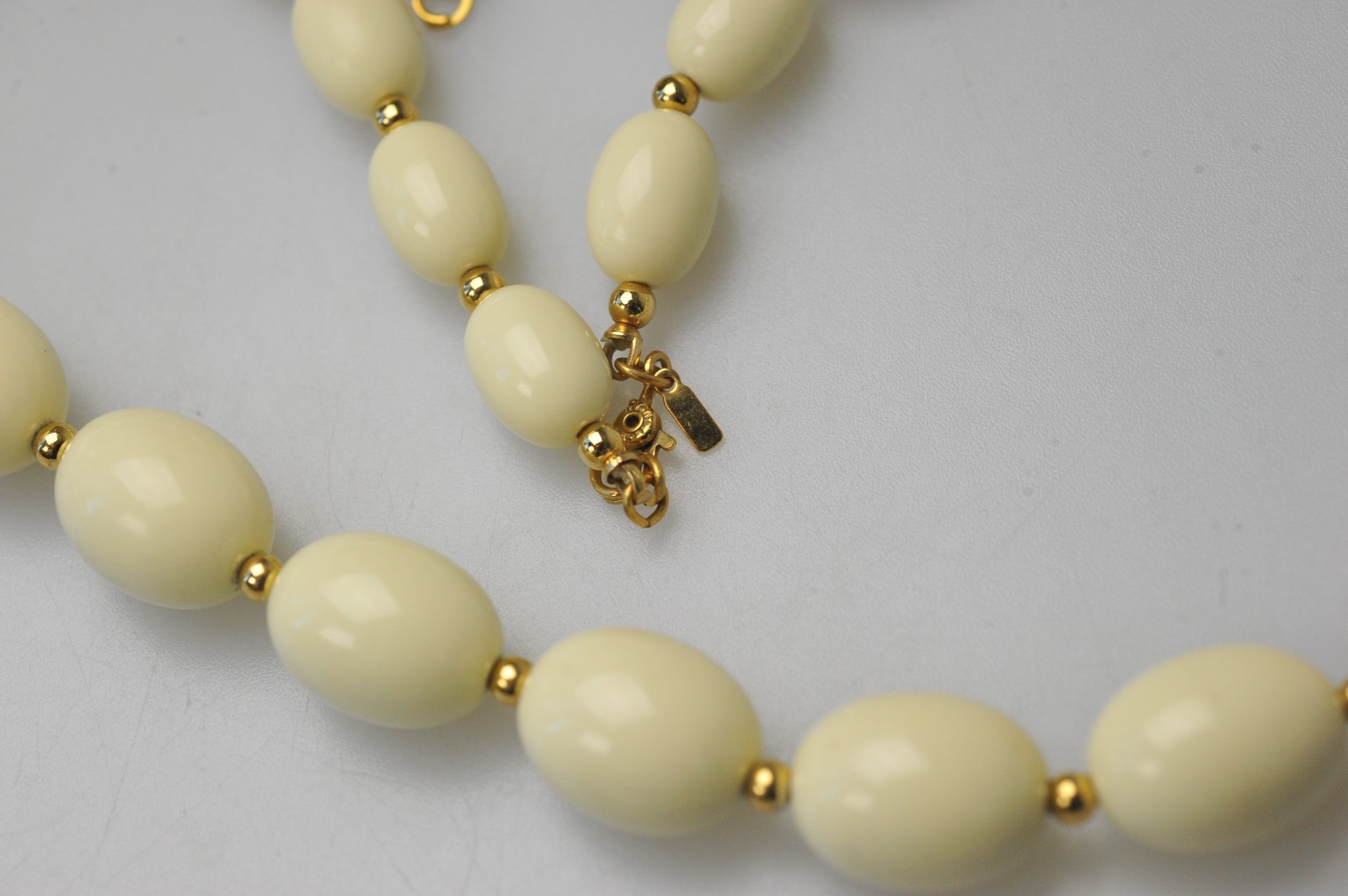 Necklace Monet signed LOT cream ivory gold tone bead beaded ZD19