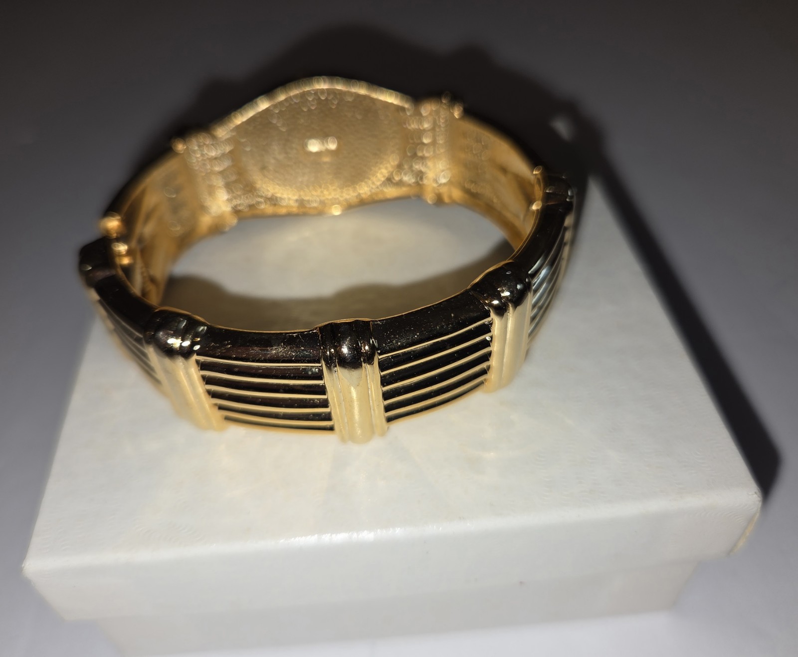 Designer Bracelet Gold Toned 2.5 Diameter, Opens With Hinge