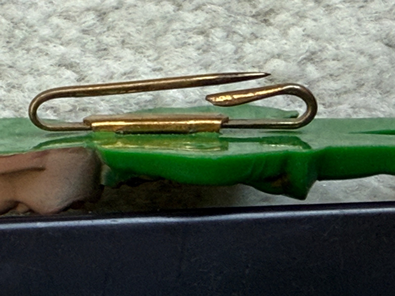 Vintage Plastic Green Leprechaun Brooch Pot Of Gold St Patrick’s Day Elf Pin