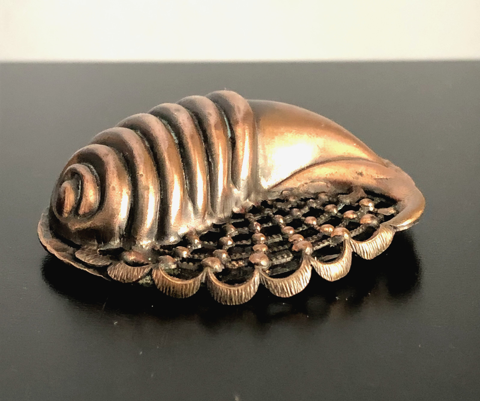 VTG Bronze/Copper Tone SEASHELL BROOCH Oval 2 3/8″ wide Embossed Unique Rare