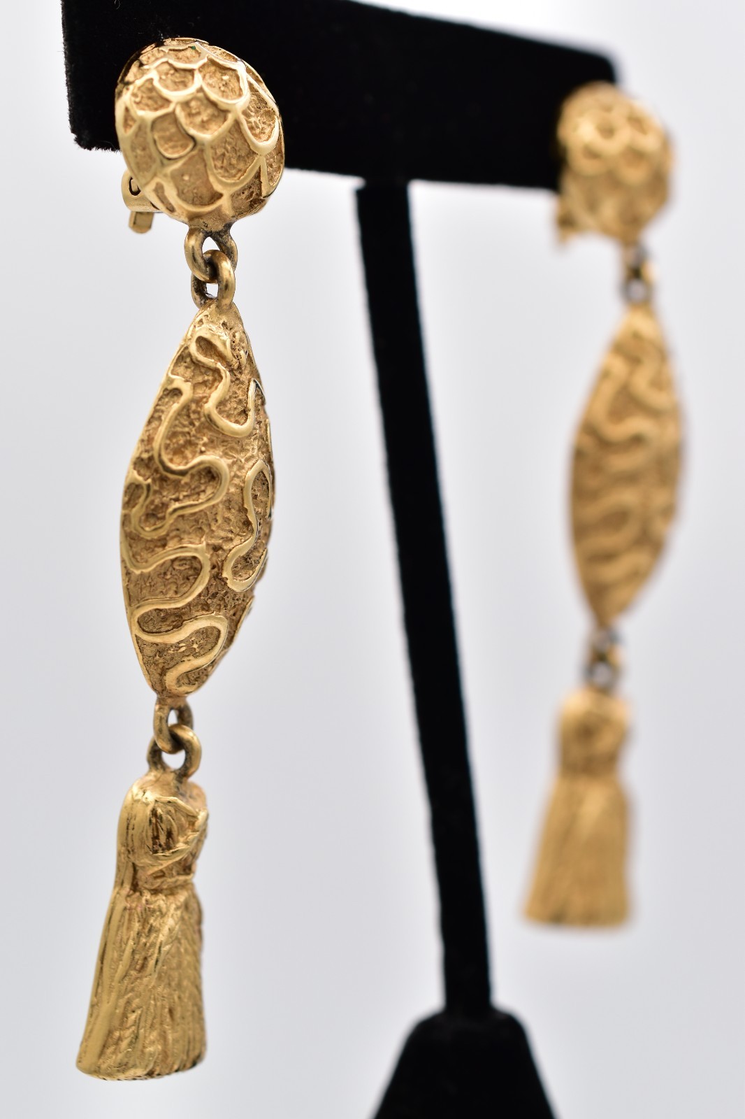 Erwin Pearl Vintage Gold Tassel Clip On Earrings Textured Statement Signed BinAV