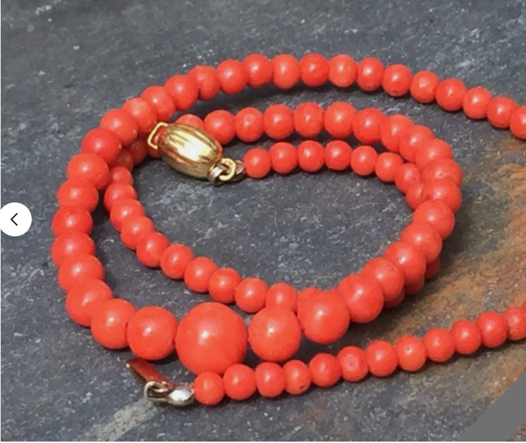 ANTIQUE GENUINE GRADUATED SALMON CORAL NECKLACE
