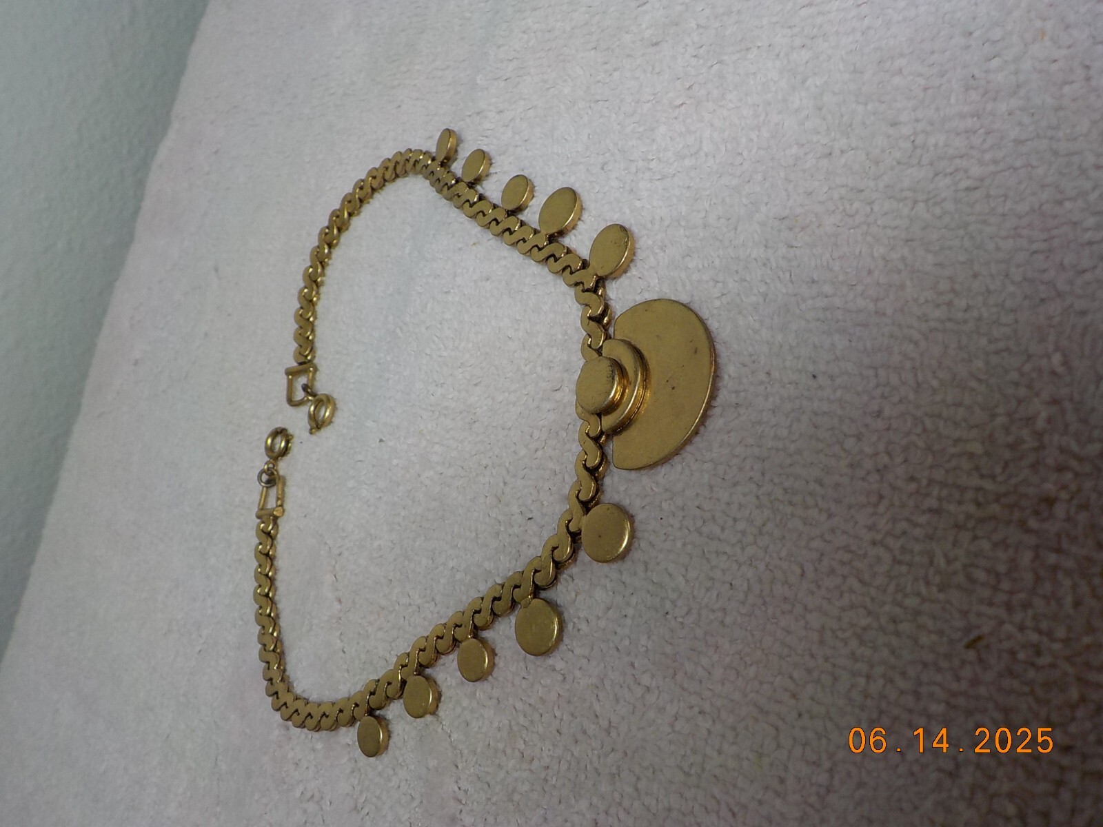 GOLDTONE FLAT S LINK CHAIN CHOKER W/LAYERED COIN DISK PENDANT & COIN ACCENTS