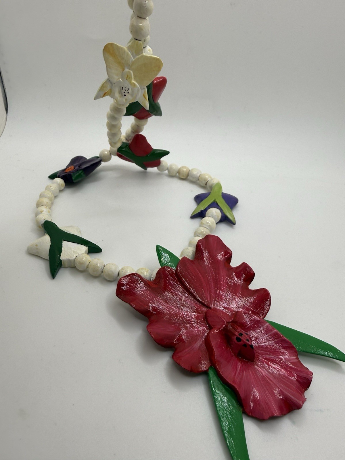 Vintage Hand-Carved Wood Orchid Necklace Tropical Flowers Red Cream Purple