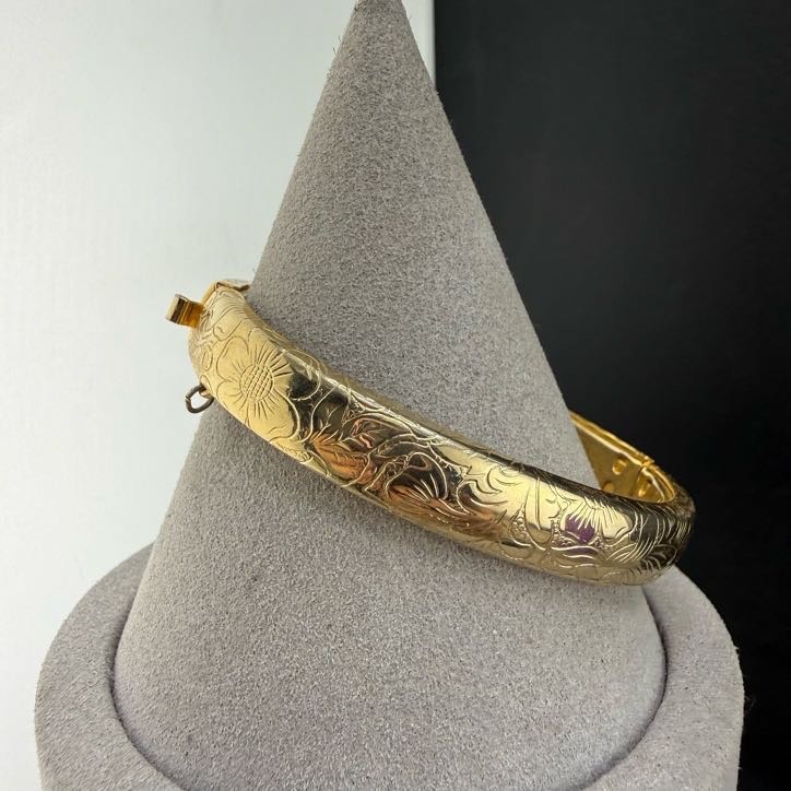 Vintage Bangle Bracelet Gold Tone Embossed Hinged No Safety 6.5”