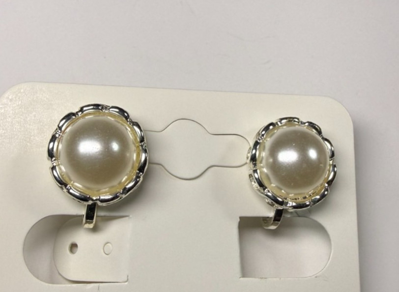Vintage Silver Tone Clip On Earrings Faux Pearl Embellished Setting 1cm