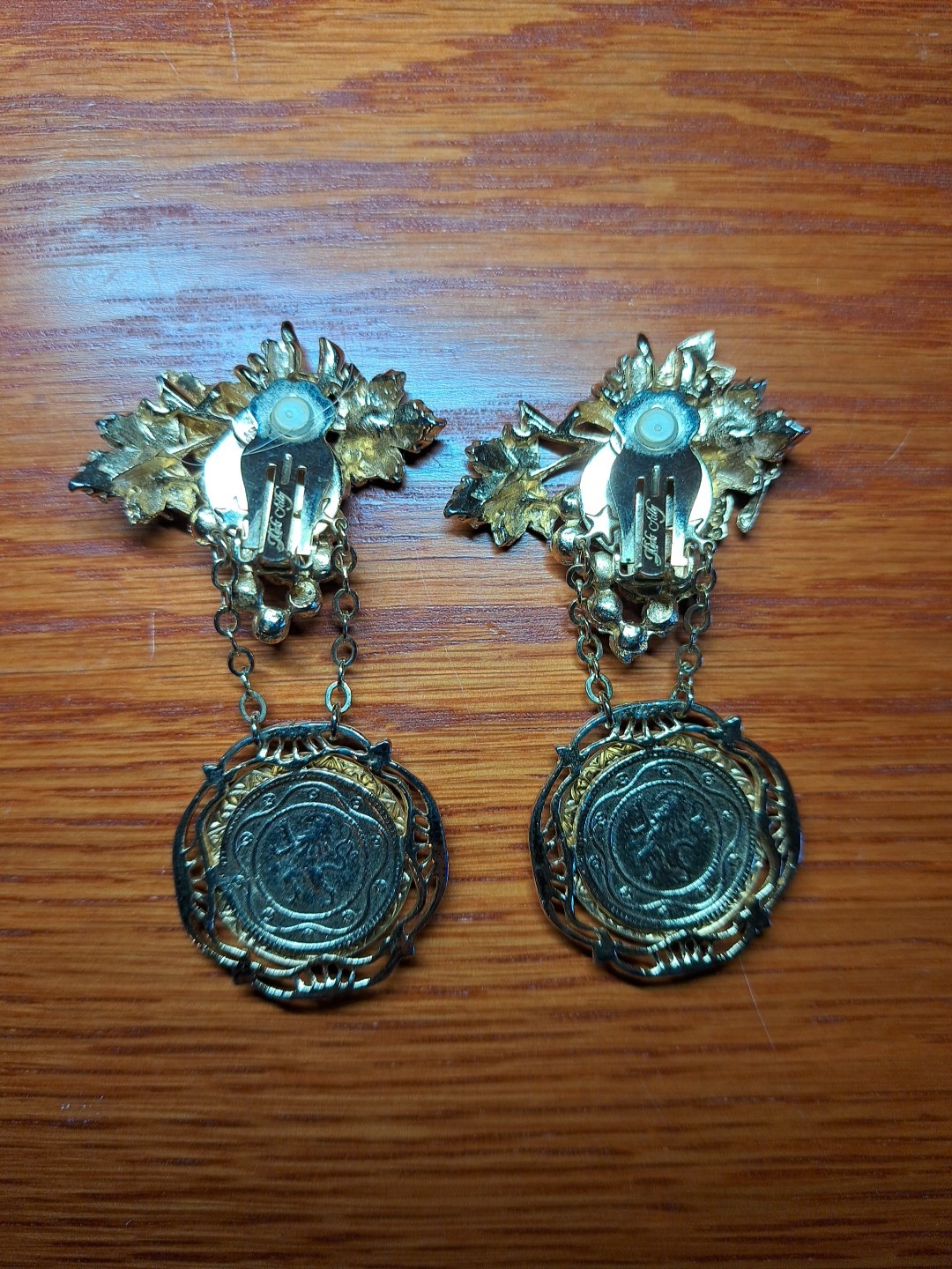 Vtg Kirk’s Folly Grape Clusters Clip Earrings Goldtone Crystals Dangle Medallion