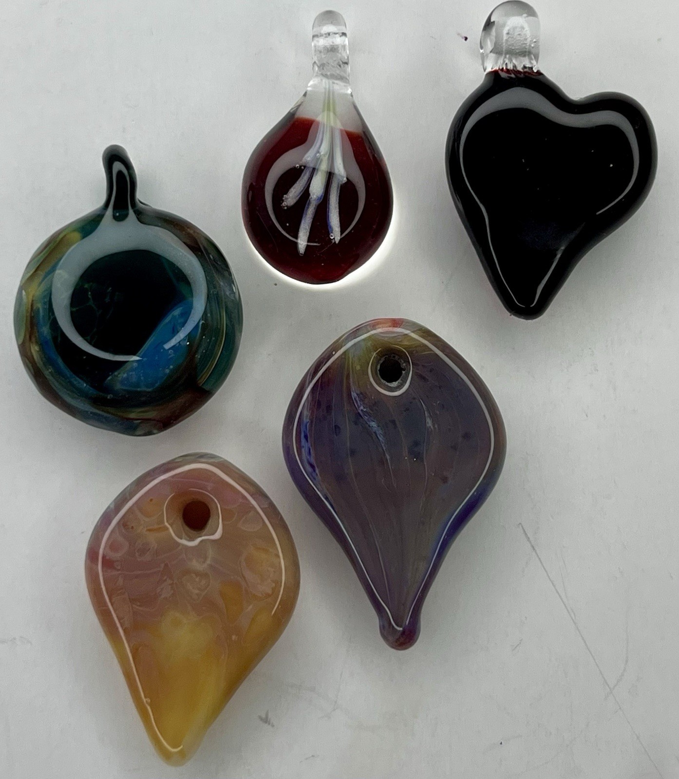 Lot Of 46 Artisan HandBlown Art Glass Flower Pendants Beads Murano Style In Case