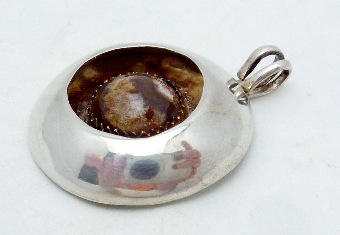 Vintage Southwest Santa Fe Style Sterling Silver Jasper Shadowbox Pendant 27517